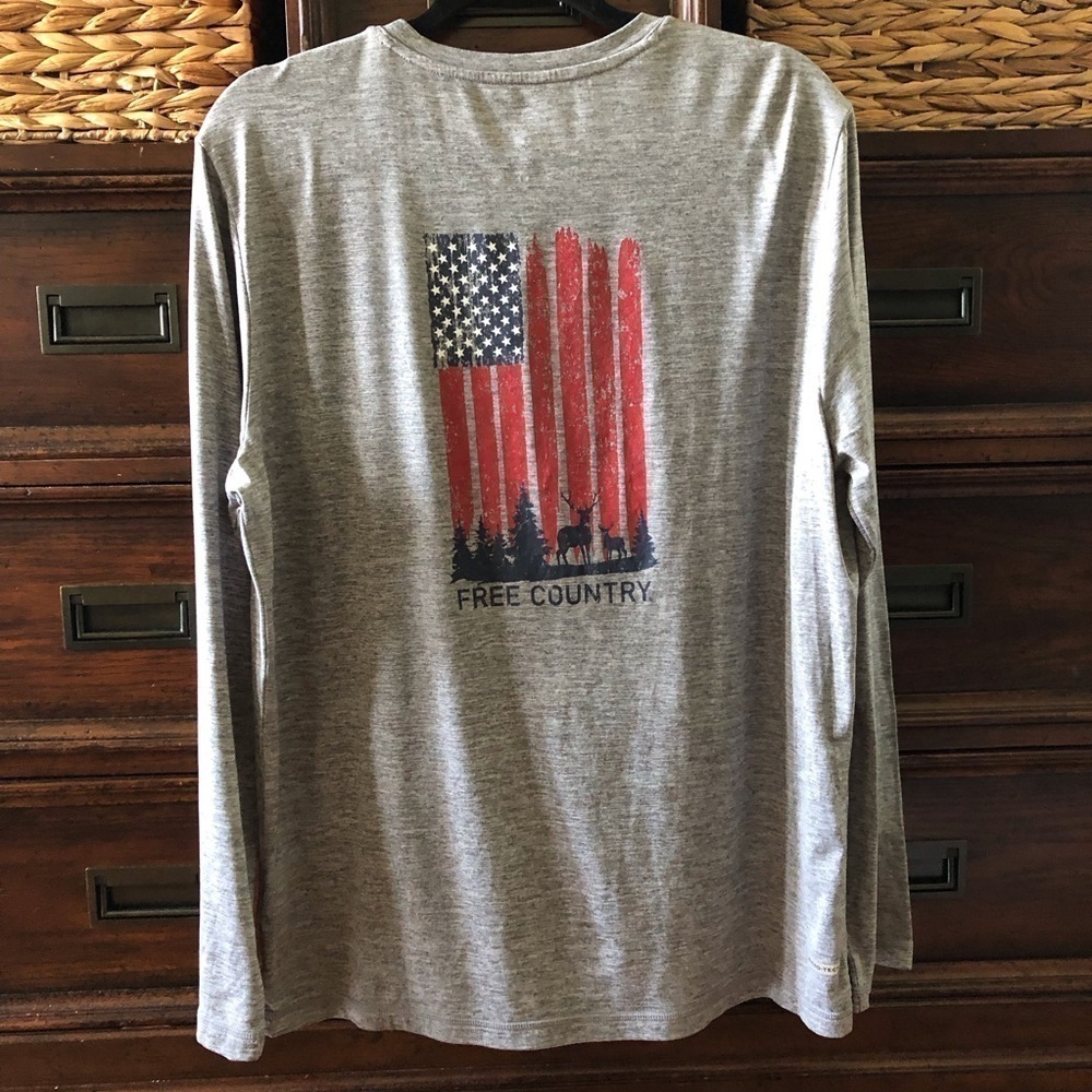 Free Country Long Sleeve American flag stretch tee in size L